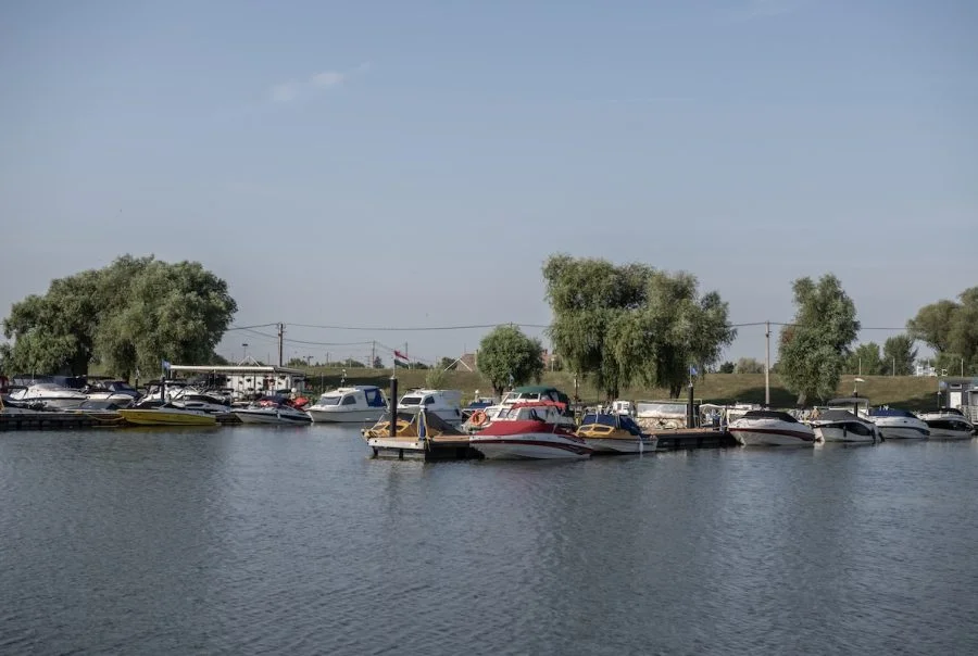 Kikötő Abádszlók